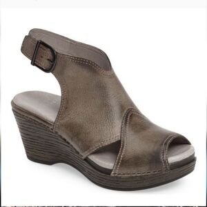 Dansko Vanda Distressed Black sz 7